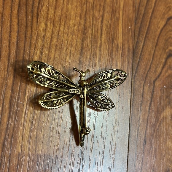 ART Vintage Butterfly Brooch with Pearl & Floral Accents - Picture 3 of 5